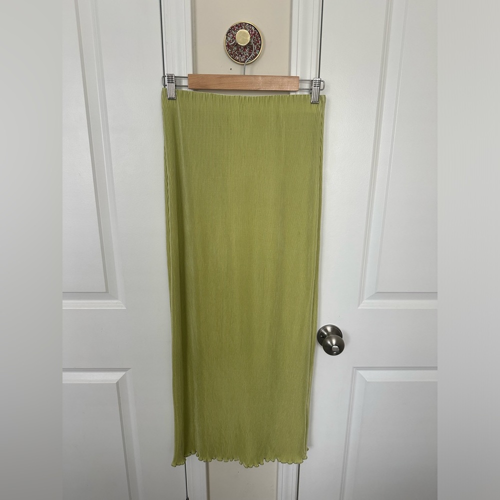 Princess Polly Solid Elastic Waist Green Maxi Skirt. NWOT Size: 6